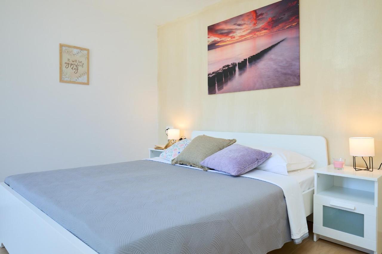 Palm Tree Apartment *