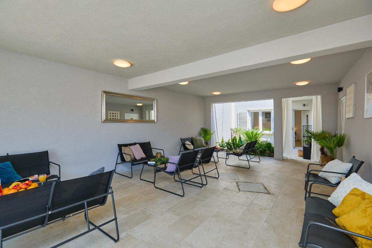 Palm Tree Apartment *
