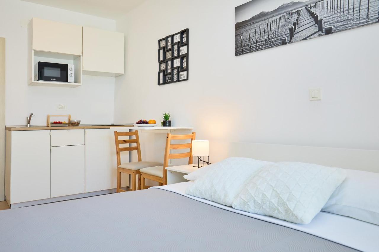 Palm Tree Apartment *